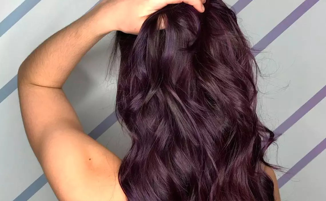 Cenoso de cabello casino (66 fotos): cabello claro y marrón oscuro con un cabello rubio de sombra, ceniza púrpura. ¿Cómo cuidarlos después de la tinción? 5178_27