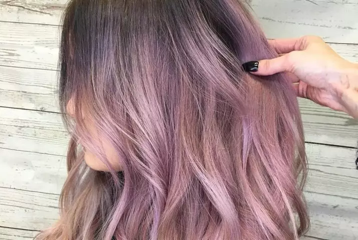 Ash-Pink Hair Color (58 billeder): Blond og andre nuancer af aske med en lyserød sved. Hvordan får du en farve på kort og langt hår? 5180_20