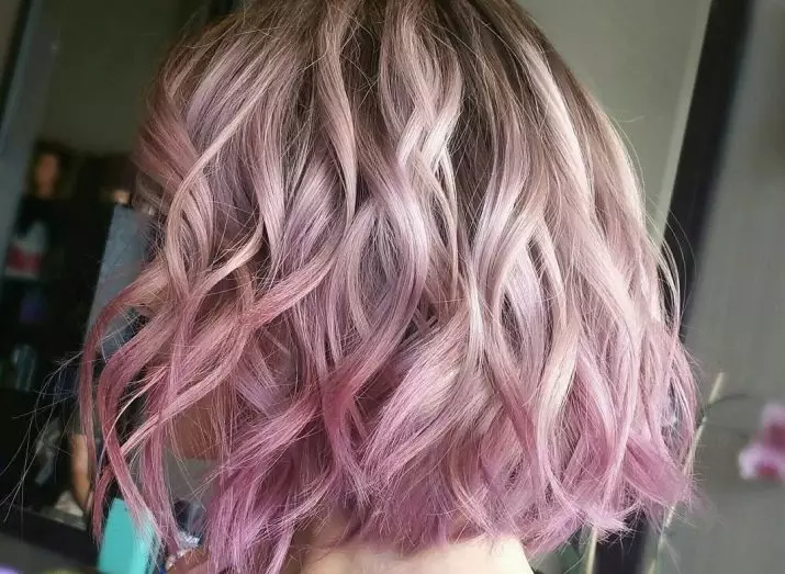 Пепел-розова коса боја (58 фотографии): русокоса и други нијанси на пепел со розова пот. Како да добиете боја на кратка и долга коса? 5180_35