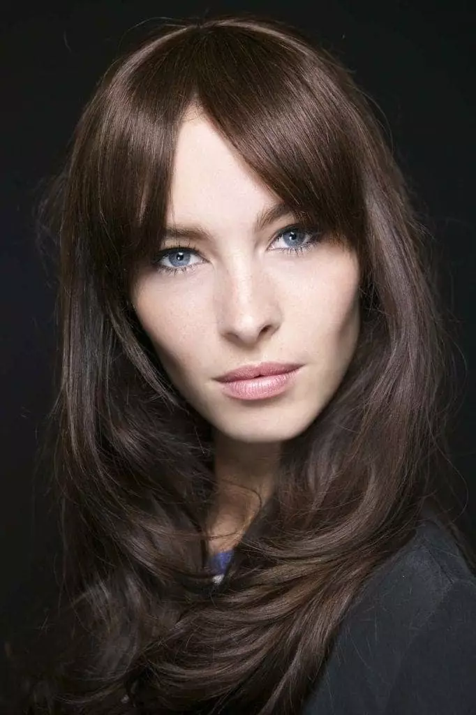 Cold chestnut hair color (32 photos): Who goes and dark chestnut shades with a cold subtock? 5181_10
