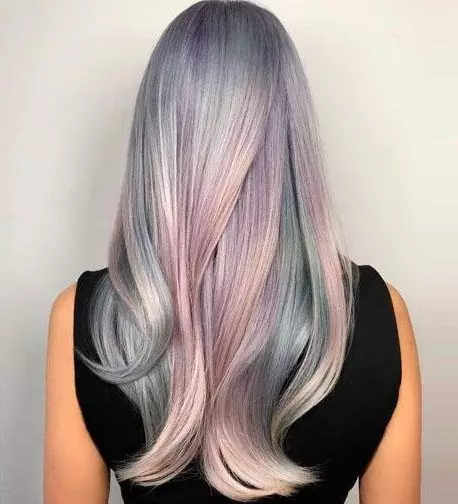 Το χρώμα τέφρας-μοβ μαλλιά (23 φωτογραφίες): ξανθιά, ελαφριά και σκούρα ξανθιά-μοβ χρώμα. Πώς να ζωγραφίσετε τα μαλλιά σας; 5188_10