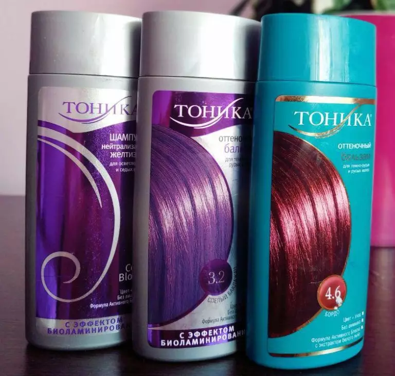 El color del cabello de ceniza púrpura (23 fotos): color rubio, ligero y oscuro de color púrpura rubio. ¿Cómo pintar tu cabello? 5188_23