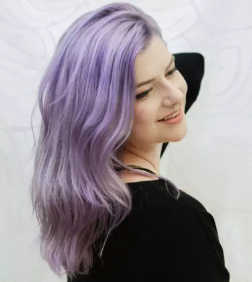 צבע שיער סגול אפר (23 תמונות): בלונדיני, אור בלונדיני כהה צבע סגול. איך לצייר את השיער שלך? 5188_5