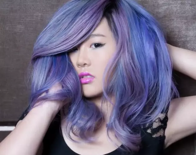 Rengê porê ash-purple (23 wêne): blond, ronahî û tarî rengê tirş-rengîn. Porê xwe çawa boyax bikin? 5188_6