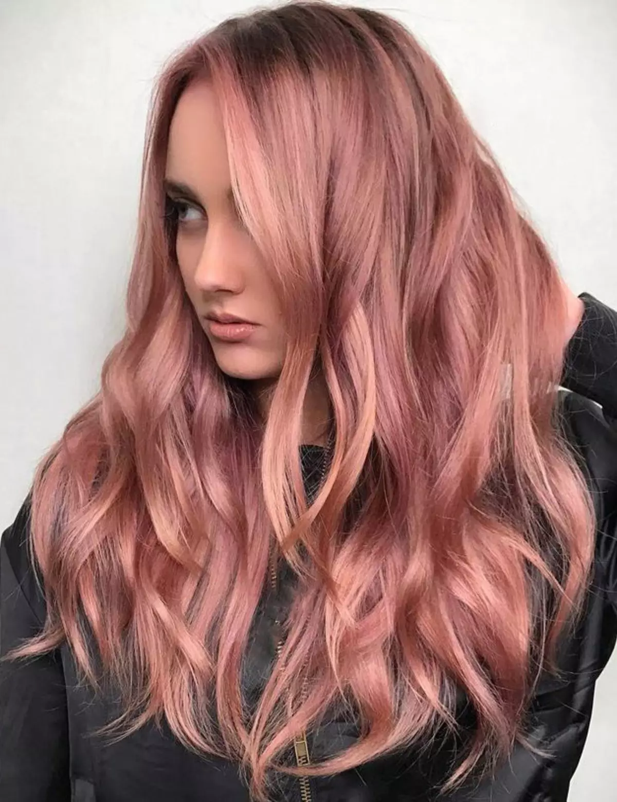 Розово волосый