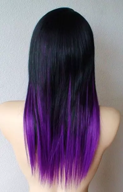 Violet svart hår (20 bilder): Hvem går svart hårfarge med en lilla svette? Svart hår med ender av lilla nyanse og andre alternativer 5198_17