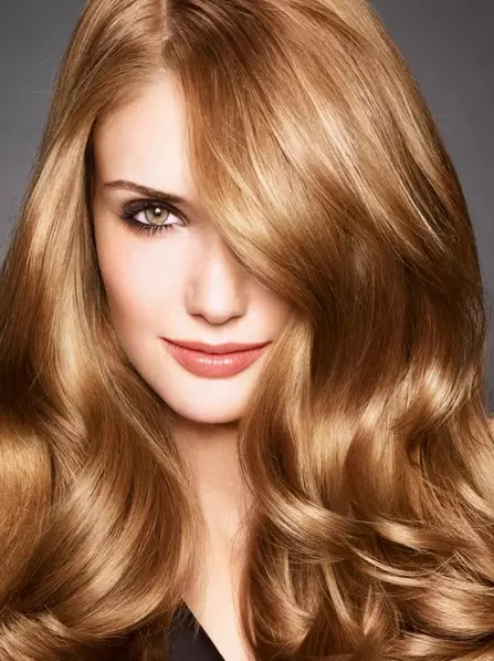 Golden-blondi hiusten väri (60 kuvaa): vaaleanpunainen ja tumma vaalea kultainen siru, muut sävyt. Kuka hän menee? 5217_14