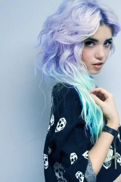 Color de cabello turquesa (47 fotos): ¿Qué chicas son de color turquesa oscuro y ligero? ¿Cómo pintar tu cabello? 5232_23