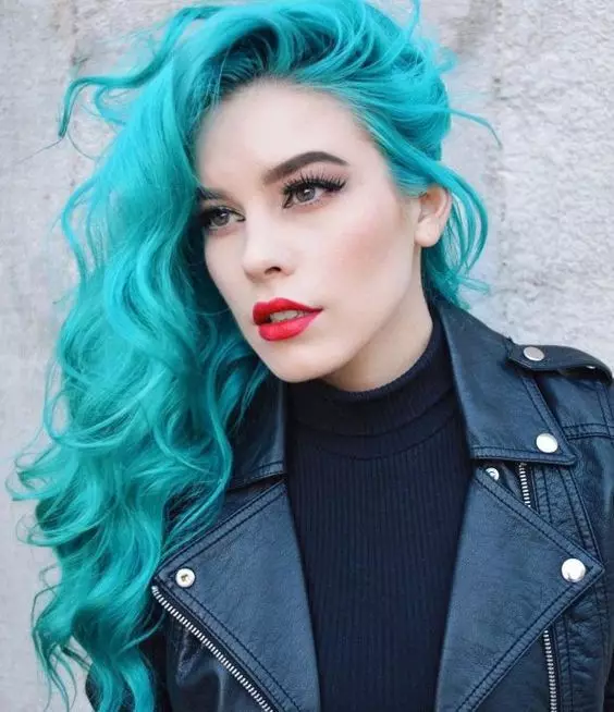 Couleur des cheveux turquoise (47 photos): quelles filles sont des couleurs sombres et turquoises légères? Comment peindre vos cheveux? 5232_5