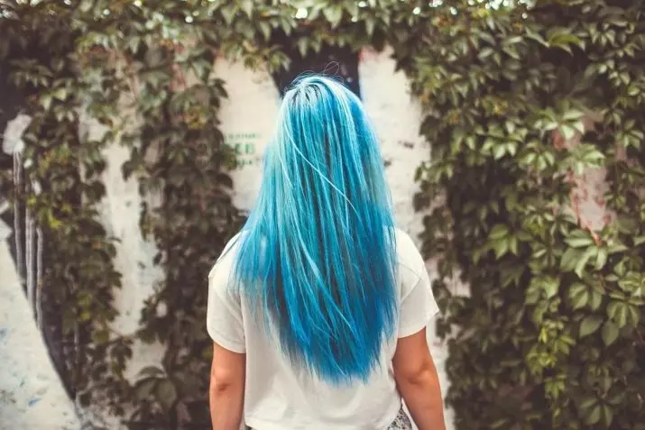 Turkis hårfarge (47 bilder): Hvilke jenter er mørke og lyse turkise farger? Hvordan male håret ditt? 5232_8