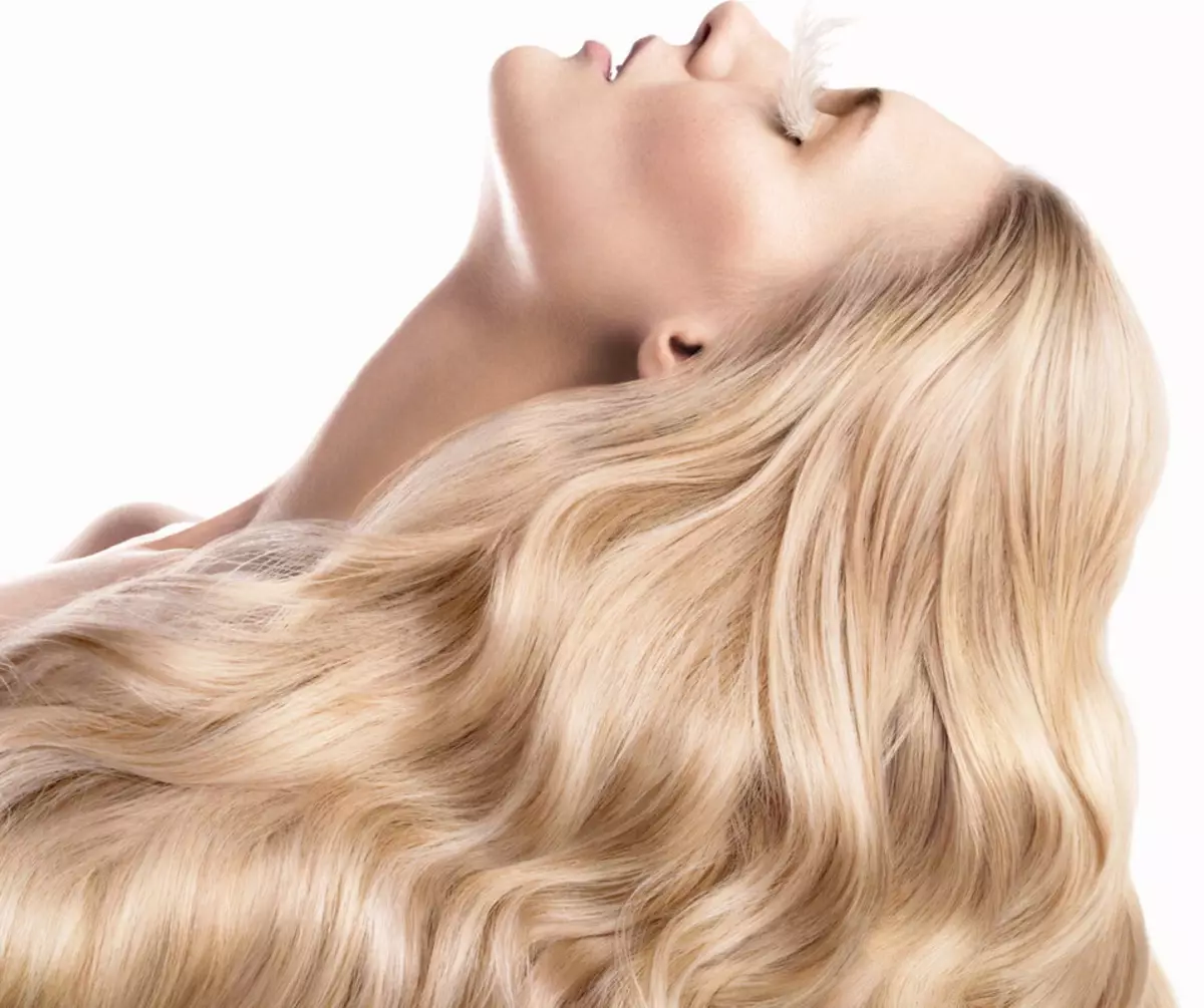 Chăm sóc tóc vàng (23 ảnh): Làm thế nào để chăm sóc cho mái tóc được vẽ trong Blond? Kinh phí để rửa tóc ở nhà, mỹ phẩm khác 5238_9