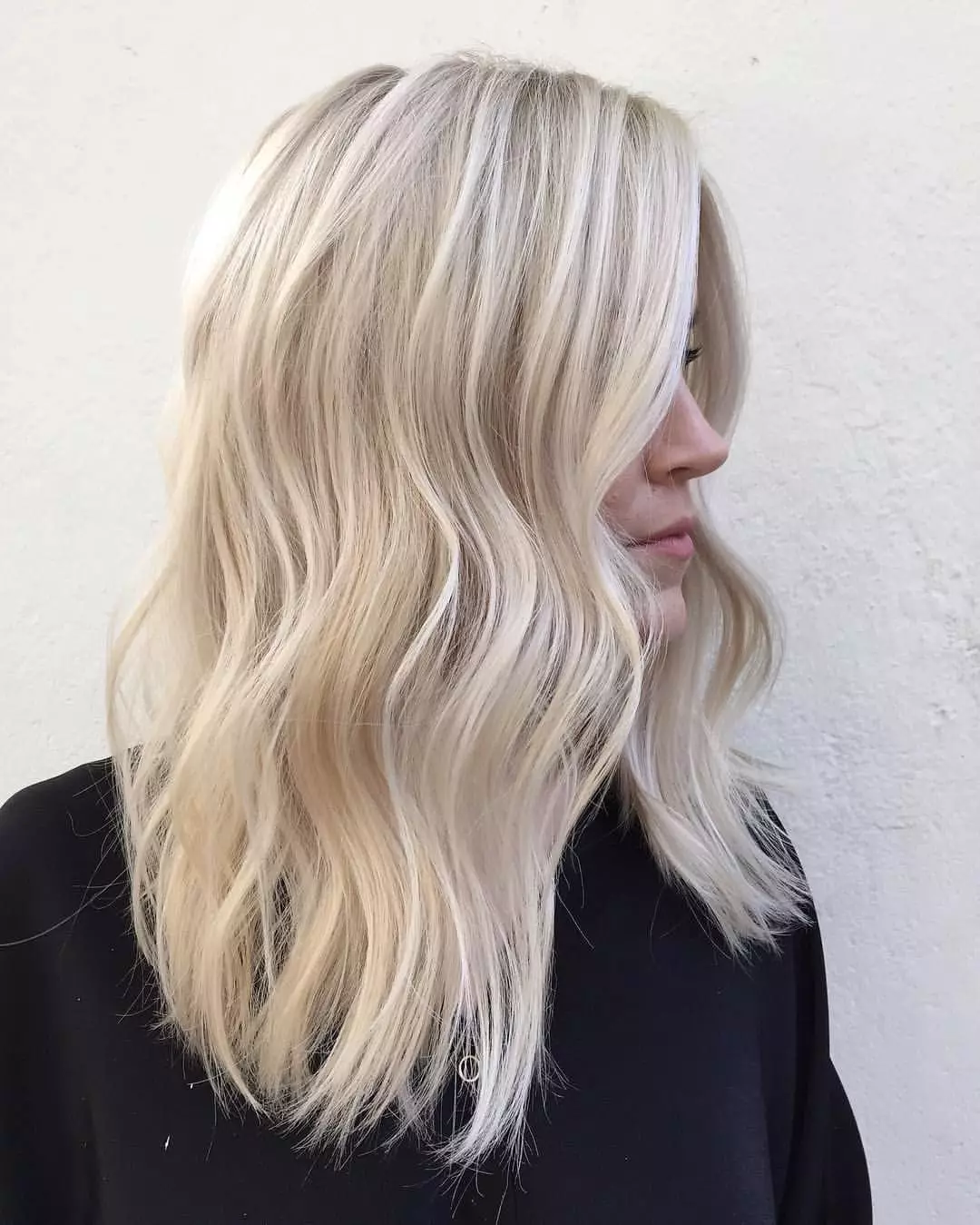 Hladna blond (50 fotografij): Kateri odtenki lasje so blondinke s kratkimi kara? Kako obarvati, da bi dosegli želeno barvo? 5258_2