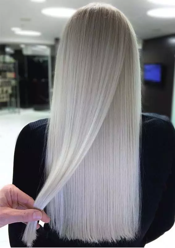 Kylmä vaalea (50 kuvaa): Mitä hiusten sävyjä ovat blondeja, joilla on lyhyt hiustenleikkaus Kara? Miten värjätään halutun värin saavuttamiseksi? 5258_22