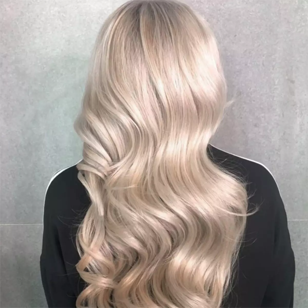 Студена русокоса (50 фотографии): Кои нијанси на косата се блондинки со кратка фризура кара? Како да се бори за да се постигне саканата боја? 5258_7