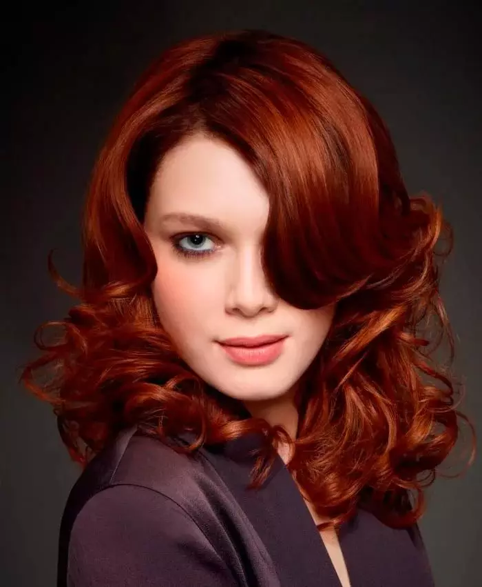 Dark Copper Hair Color (30 photos): Jinsi ya kupata giza kivuli shaba blondes, russes na browns? 5276_5