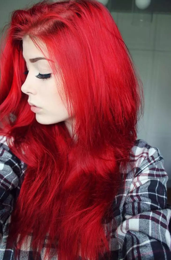 Ruby Hair Color (28 kuvaa): tummat ja muut Ruby-värin sävyt, hiusten värjäys hienovaraisuus tässä värissä 5280_19
