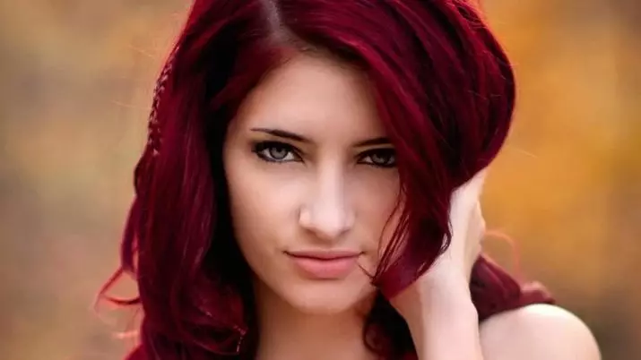 Ruby Hair Color (28 Fotók): sötét és más árnyalatok rubin színű, hajfestés finomságok ebben a színben 5280_2
