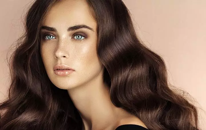 Dark şabalıd hair color (79 şəkil): Lokons boyanma sonra kimi nə görünür? çalarları növləri. Kim ton uyğun? 5286_21