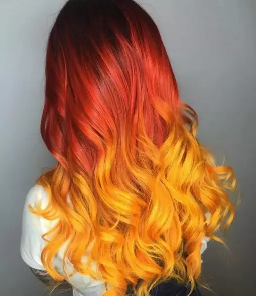 Cor de cabelo castanho-vermelho (42 fotos): quem é cor castanha com uma tonalidade avermelhada? O que vai enfatizar a maré vermelha? Dicas para coloração 5287_27
