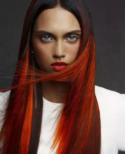Cor de cabelo castanho-vermelho (42 fotos): quem é cor castanha com uma tonalidade avermelhada? O que vai enfatizar a maré vermelha? Dicas para coloração 5287_28