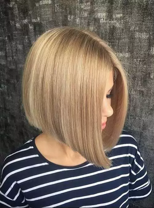 Kare on blond hair (67 photos): examples of dark and light-colored color with bangs and without. Options for staining elongated, long and short square 5291_40