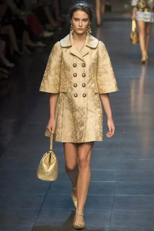 Coat Dolce Gabbana (54 foto's): Models 2021-2022 529_12