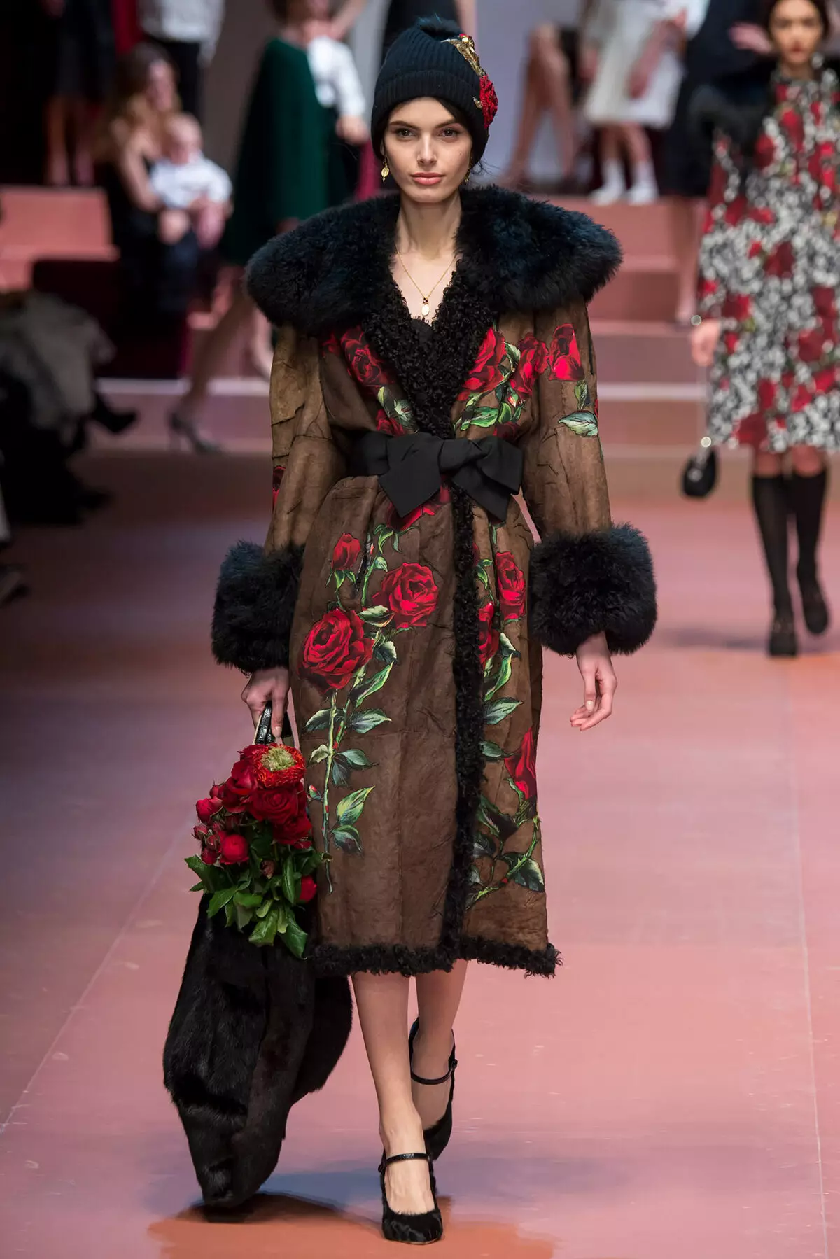 Coat Dolce Gabbana (54 foto's): Models 2021-2022 529_18