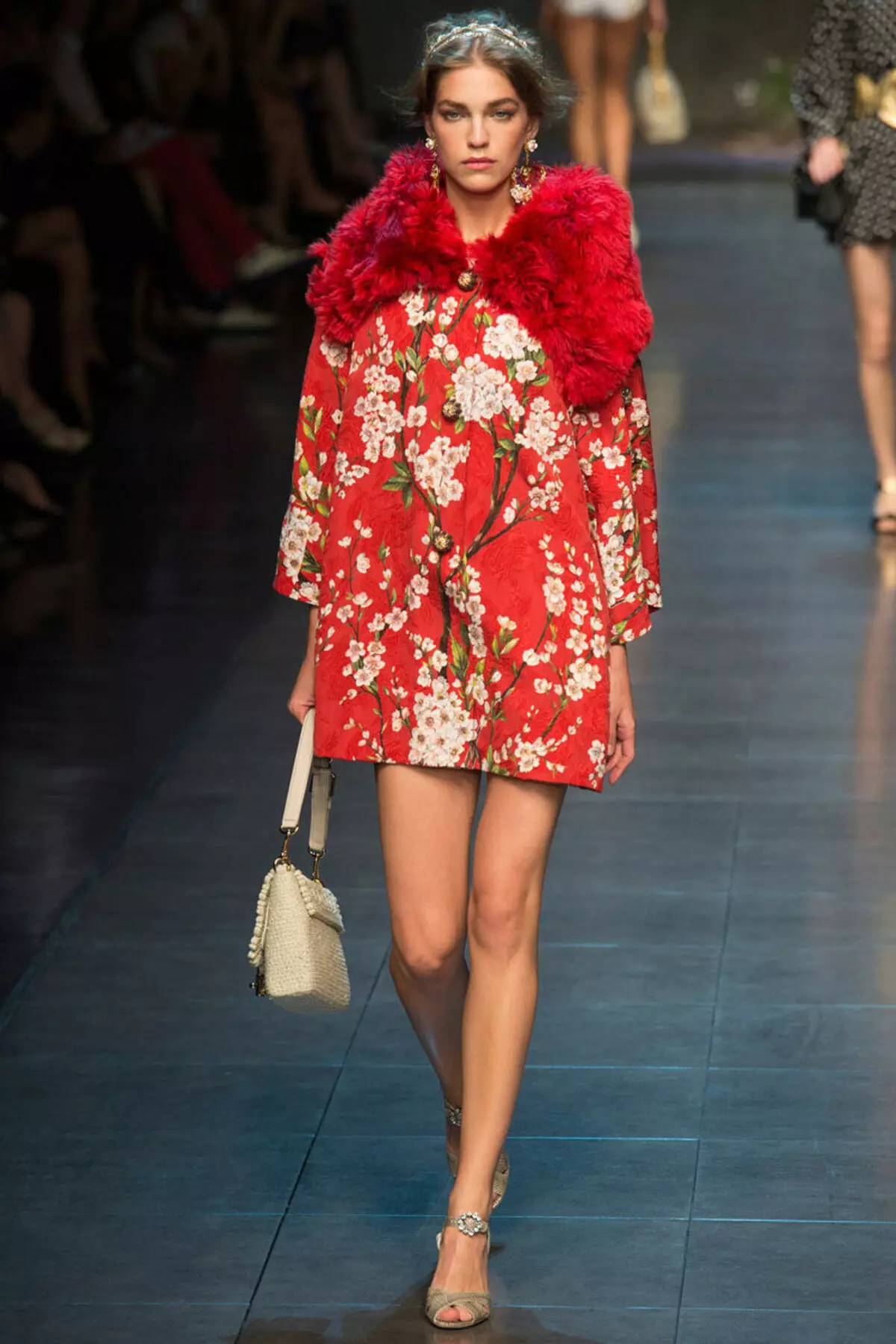 Dolce Coat Gabbana (54 foto's): Modellen 2021-2022 529_3