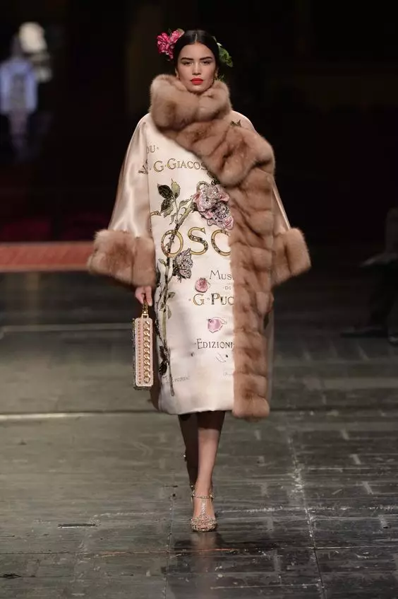 Coat Dolce Gabbana (54 foto's): Models 2021-2022 529_47