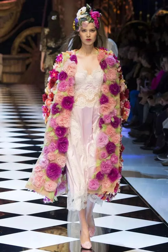 Dolce Coat Gabbana (54 photos): Models 2021-2022 529_51