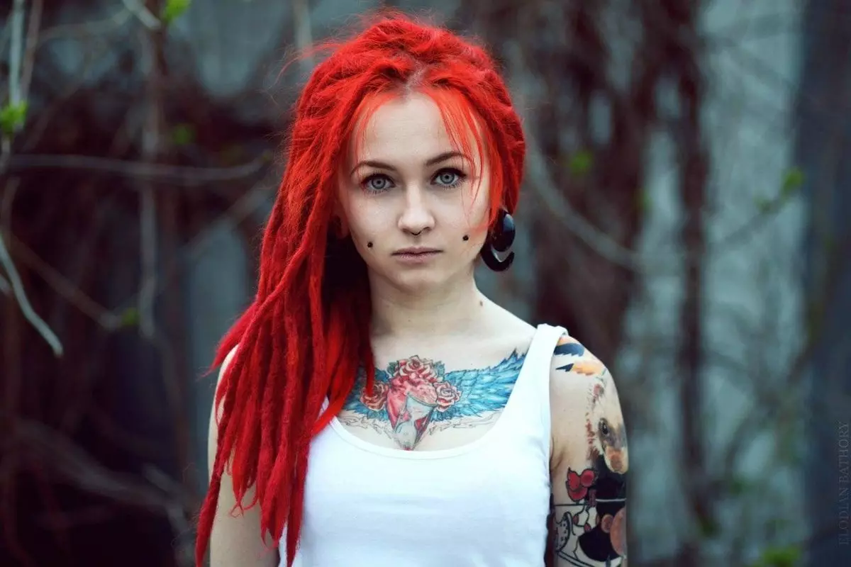 Bright Red Hair (40 bilder): Hvem går brennende røde farger og hvordan du skal oppnå dem? 5303_12