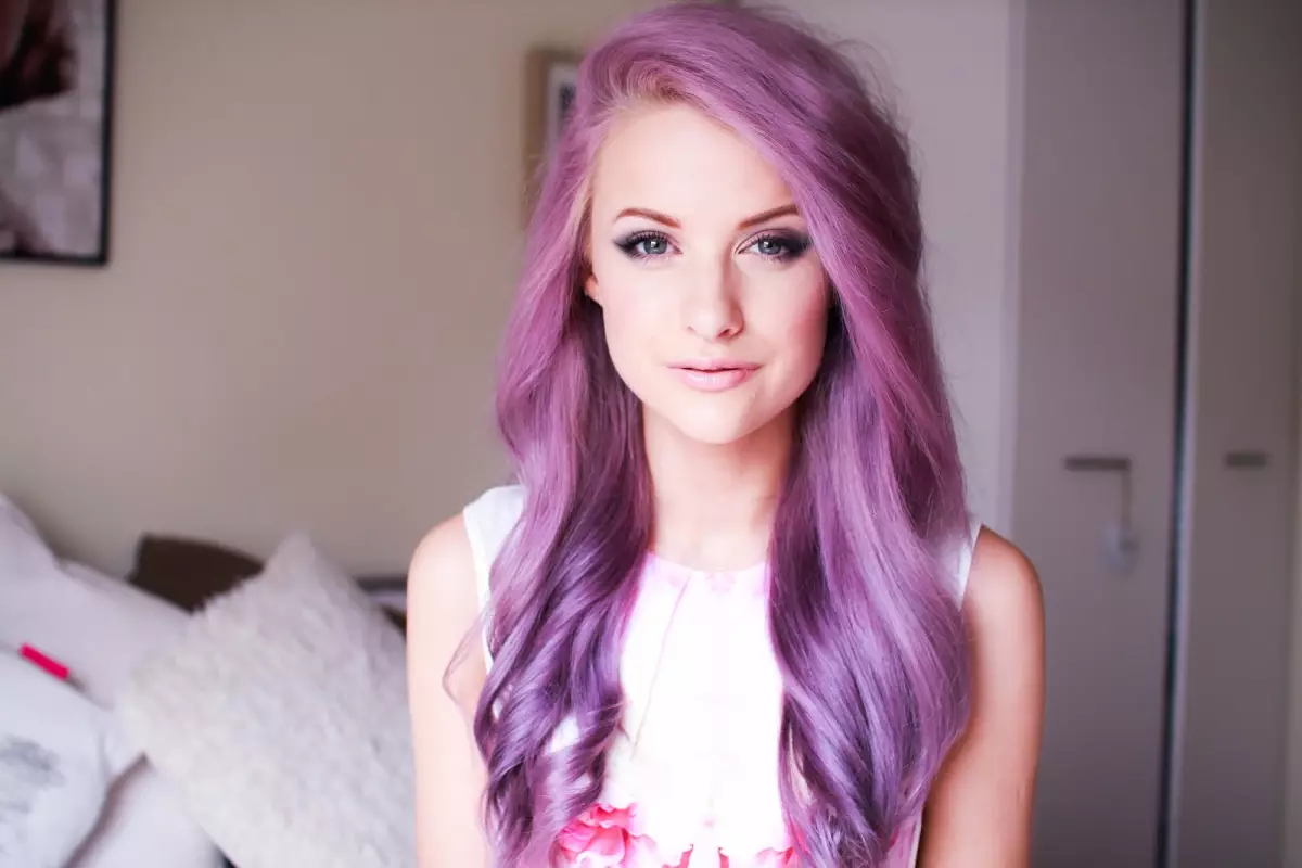 Live-Haarfarbe (24 Fotos): Wer sind die lila Farbtöne gehen? Wie man richtig die Haare in einem lila Farbe malen? 5306_4