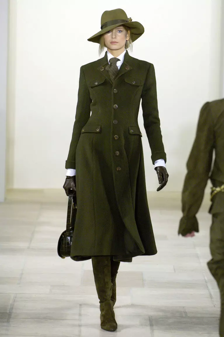 Coat Militari (66 fotografii): Modele pentru femei, cu ce să purtați 531_16
