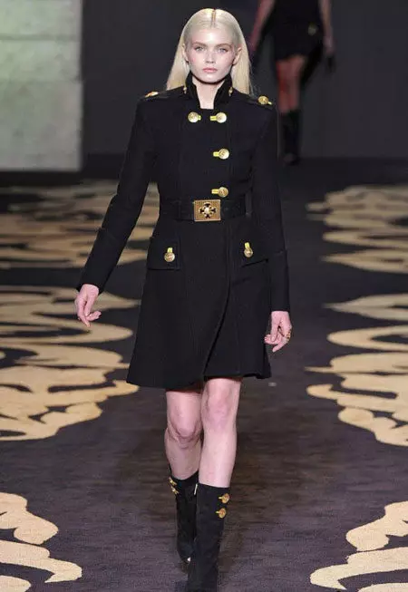 Coat Militari (66 fotografii): Modele pentru femei, cu ce să purtați 531_21