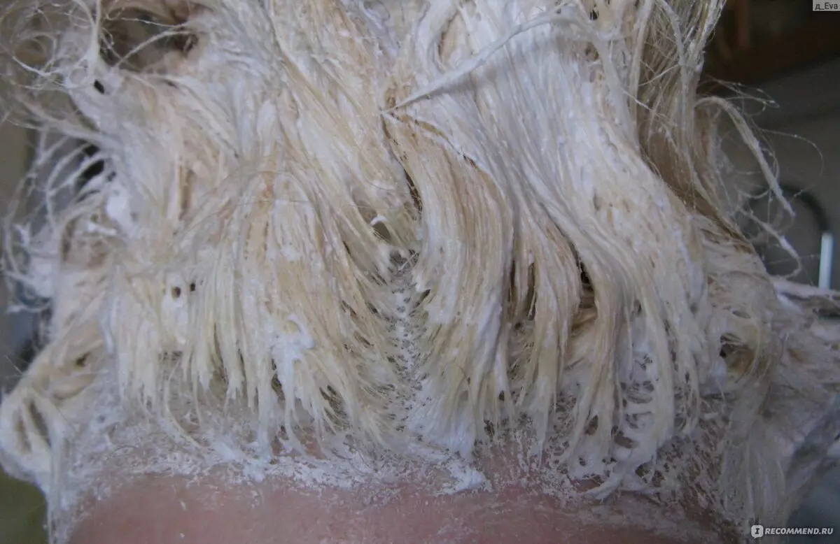 Pouder Blond (22 kuvaa): Mikä tämä väri on? Kuinka hoitaa hiusten hiukset jauhe vaaleita värjäyksen jälkeen? 5329_13