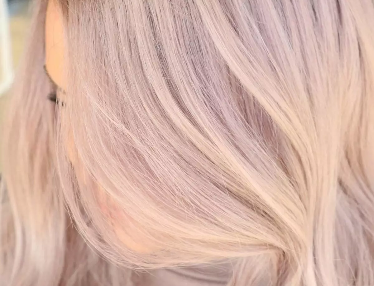 Прахообразни блондинка (22 снимки) Какво е този цвят? Как да се грижим за боядисана коса руса брашнеста след боядисване? 5329_4