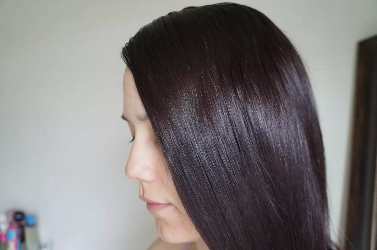 Ngjyra e flokëve Çokollatë e ftohtë (36 Foto): Si për të arritur një hije të ftohtë me çokollatë dhe kujdesin siç duhet për flokët pas errësimit? 5333_16