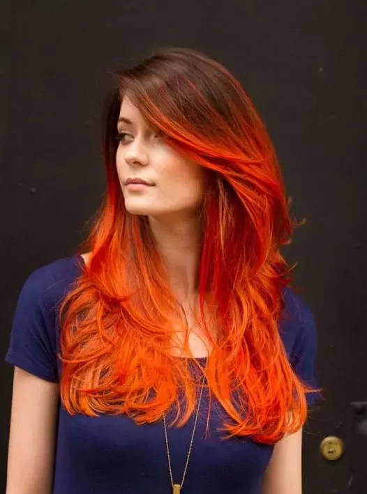Redhead juuksed (96 fotot): punase värviga toonide palett, pikad ja lühikesed juuksed värvid, külma oranž, kuldsed punased ja muud värvi valikud 5335_5