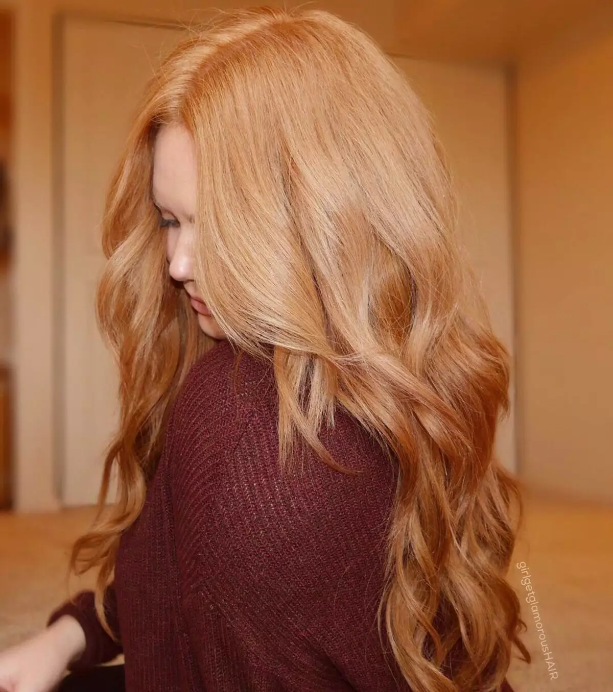 Redhead juuksed (96 fotot): punase värviga toonide palett, pikad ja lühikesed juuksed värvid, külma oranž, kuldsed punased ja muud värvi valikud 5335_71