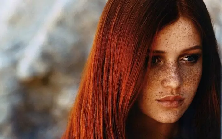 Mørk rød hårfarge (63 bilder): Hvordan få ønsket nyanse? Hvem kommer opp denne fargen? Rom av Krasok. 5337_14
