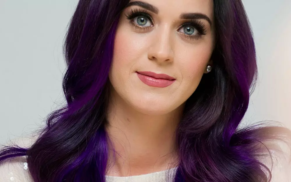 Purpura mati (84 fotoattēli): ceriņi un citi toņi, blondīni brūnā violetā, zilā violetā un citās krāsās 5343_40