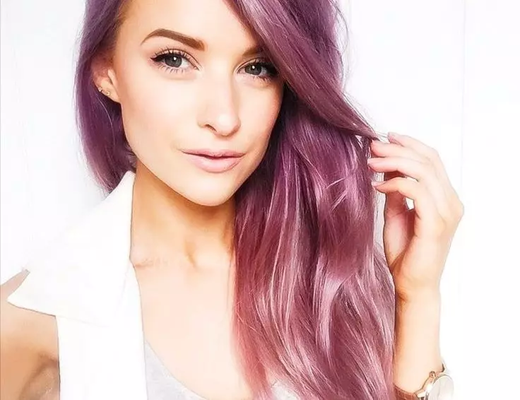 Purple hair (84 photos): Lilac and other shades, blond strands in brown-violet, blue-purple and other colors 5343_47