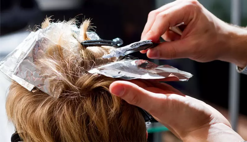 Derretimento para cabelos curtos (66 fotos): cortes de cabelo femininos muito bonitos e elegantes com derretimento, tipos de técnicas e cores 5349_20