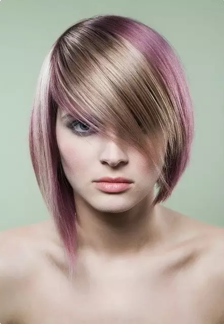 Melting untuk rambut pendek (66 foto): Potongan rambut wanita yang sangat indah dan modis dengan mencair, jenis teknik dan warna 5349_39