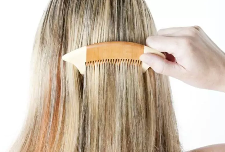 Schmelzen auf mittlerem Haar (50 Fotos): Trendige und schöne weibliche Haarschnitte mit schmelzendem, dünnem geschmolzenem Haar 5363_44