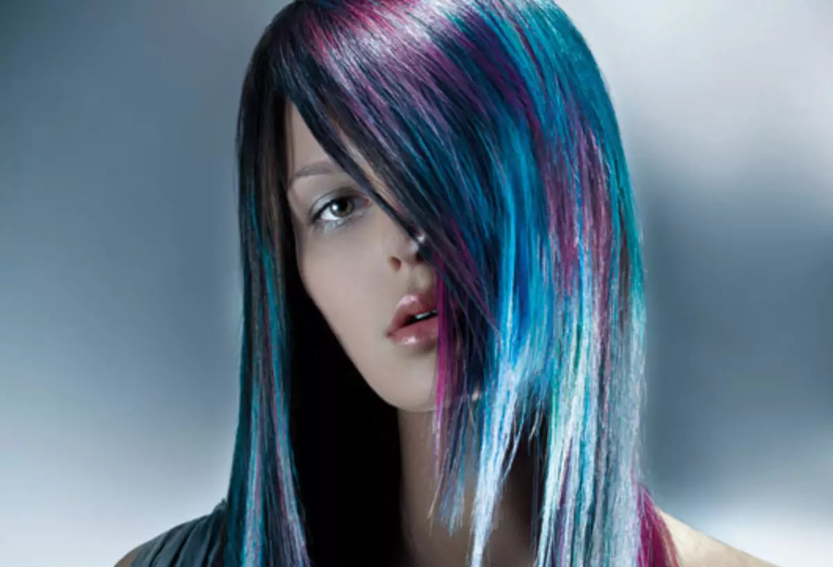 Great hair. Креативное мелирование на тёмные волосы. Синее колорирование на темные волосы. Колорирование волос на темные волосы синие пряди. Креативное окрашивание волос на длинные волосы.