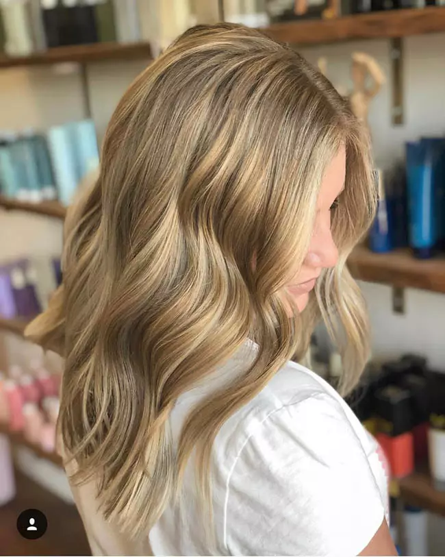 Caramel Melting (46 photos): What is the color of the hair best combined with melting under caramel? Features of the procedure for dark, bright and blond hair 5368_32
