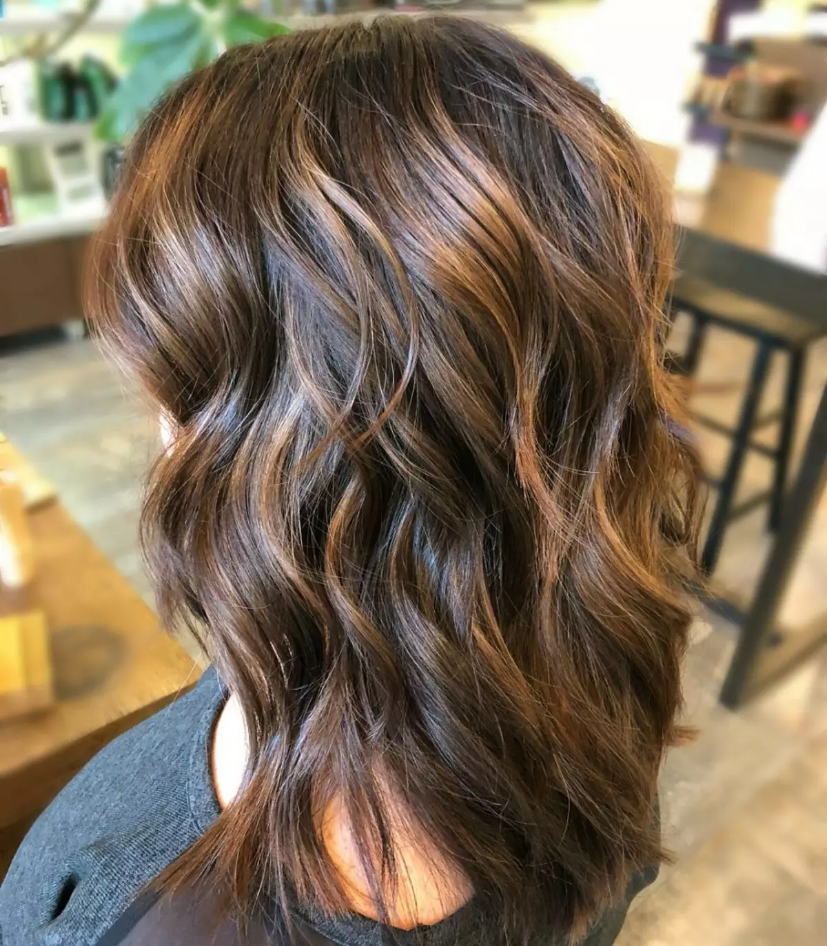 Caramel Melting (46 photos): What is the color of the hair best combined with melting under caramel? Features of the procedure for dark, bright and blond hair 5368_7