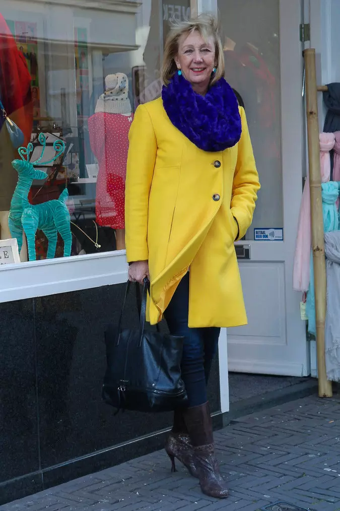 Sarı Coat 2021 (123 Fotoğraf): Ne giymeli, hangi eşarp uygun, moda ceket, sarı ceket, aksesuarlar, açık sarı 536_100