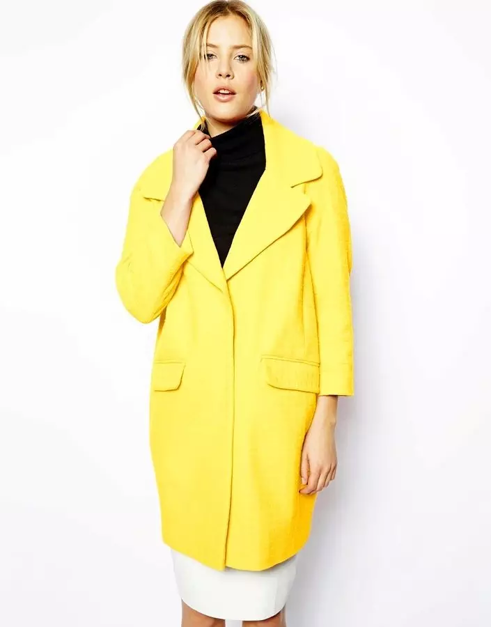 Žuta kaput 2021 (123 fotografija): Šta da obučem, šta šal u formi, moderan kaput, torbu do žute kaput, pribor, svijetlo žuta 536_26
